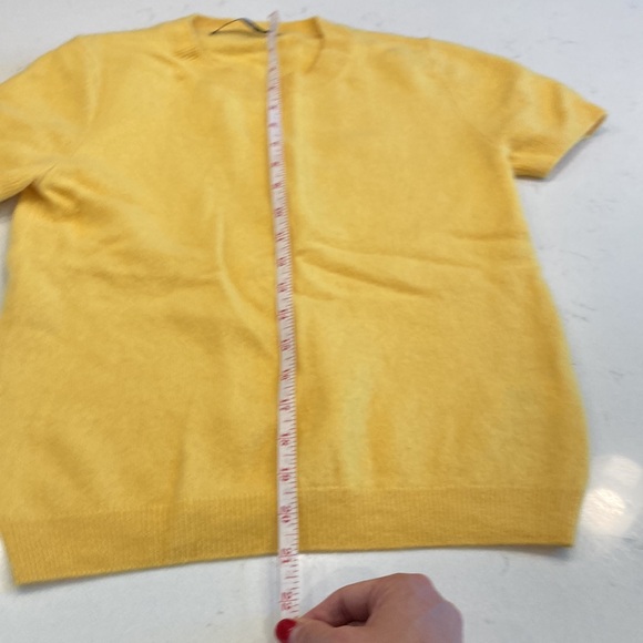 Quince Cashmere Mongolian Banana Tropical Yellow Crew Neck FITS LIKE AN XS/S - Picture 4 of 6